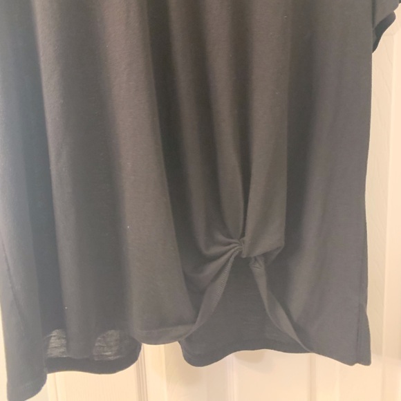 Old navy active shirt - Picture 2 of 8